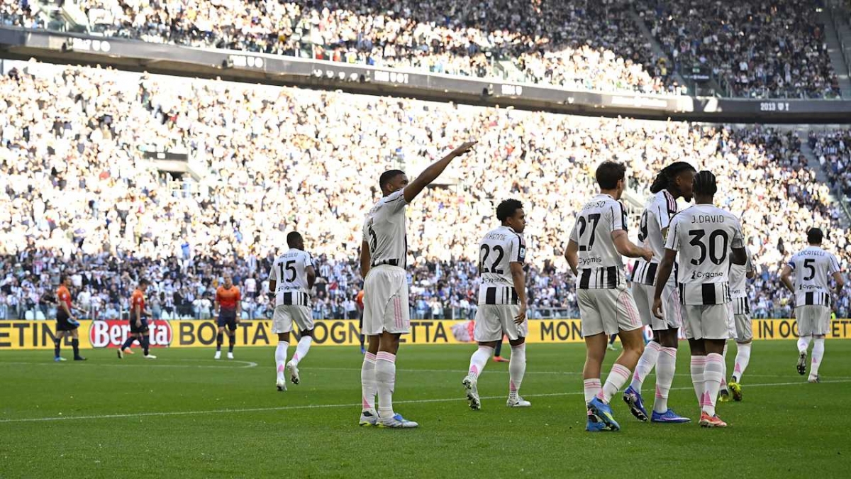 Juventus giành chiến thắng 2-0 trước Genoa. (Ảnh: Reuters)
