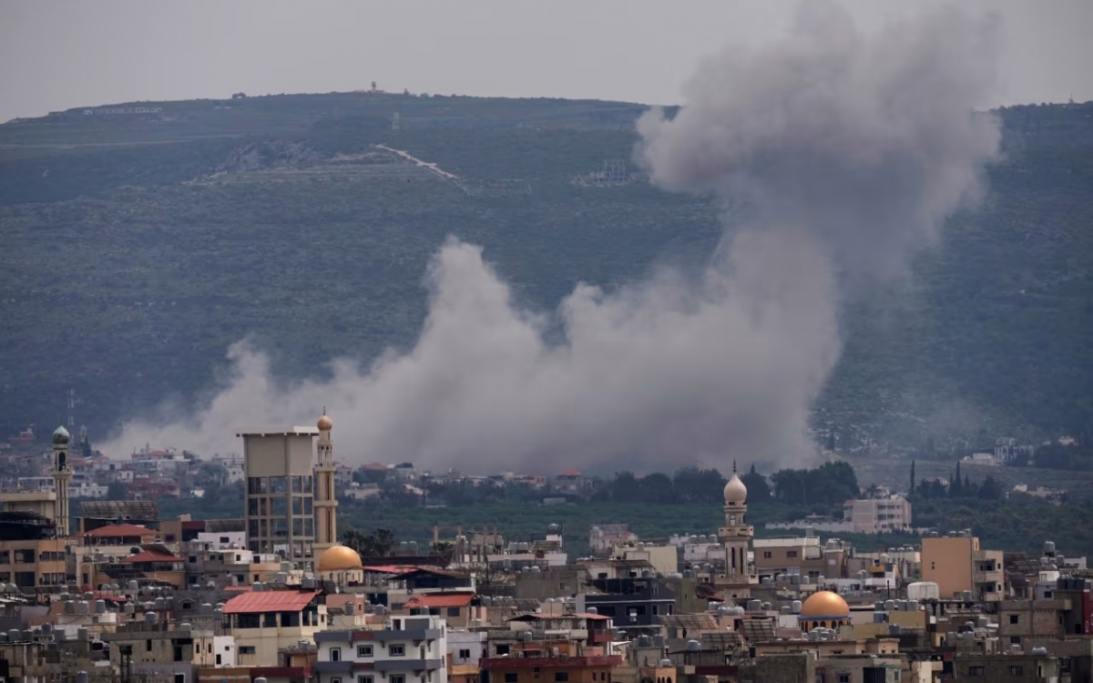 Israel tập kích Hezbollah bên trong lãnh thổ Lebanon. Ảnh: AP.