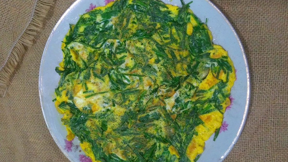 Lá hẹ xào trứng không chỉ dễ chế biến mà còn giàu dinh dưỡng