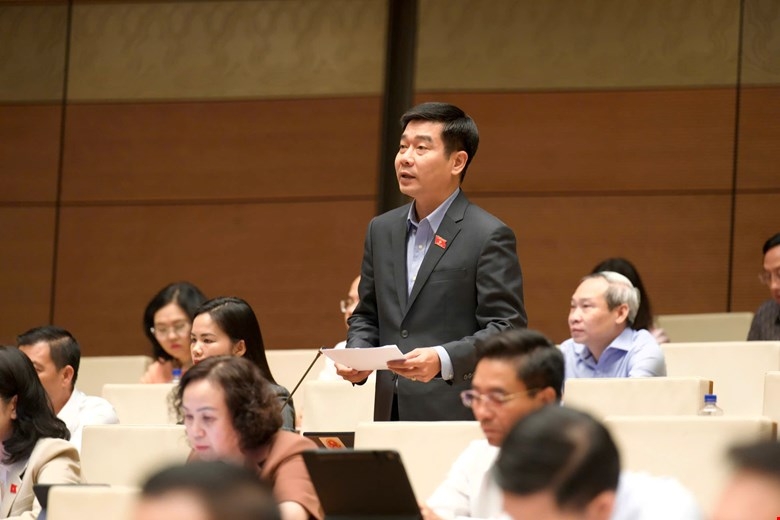Đại biểu Quốc hội Lê Thanh Hoàn thảo luận trên hội trường sáng 11/4, tại Kỳ họp thứ nhất