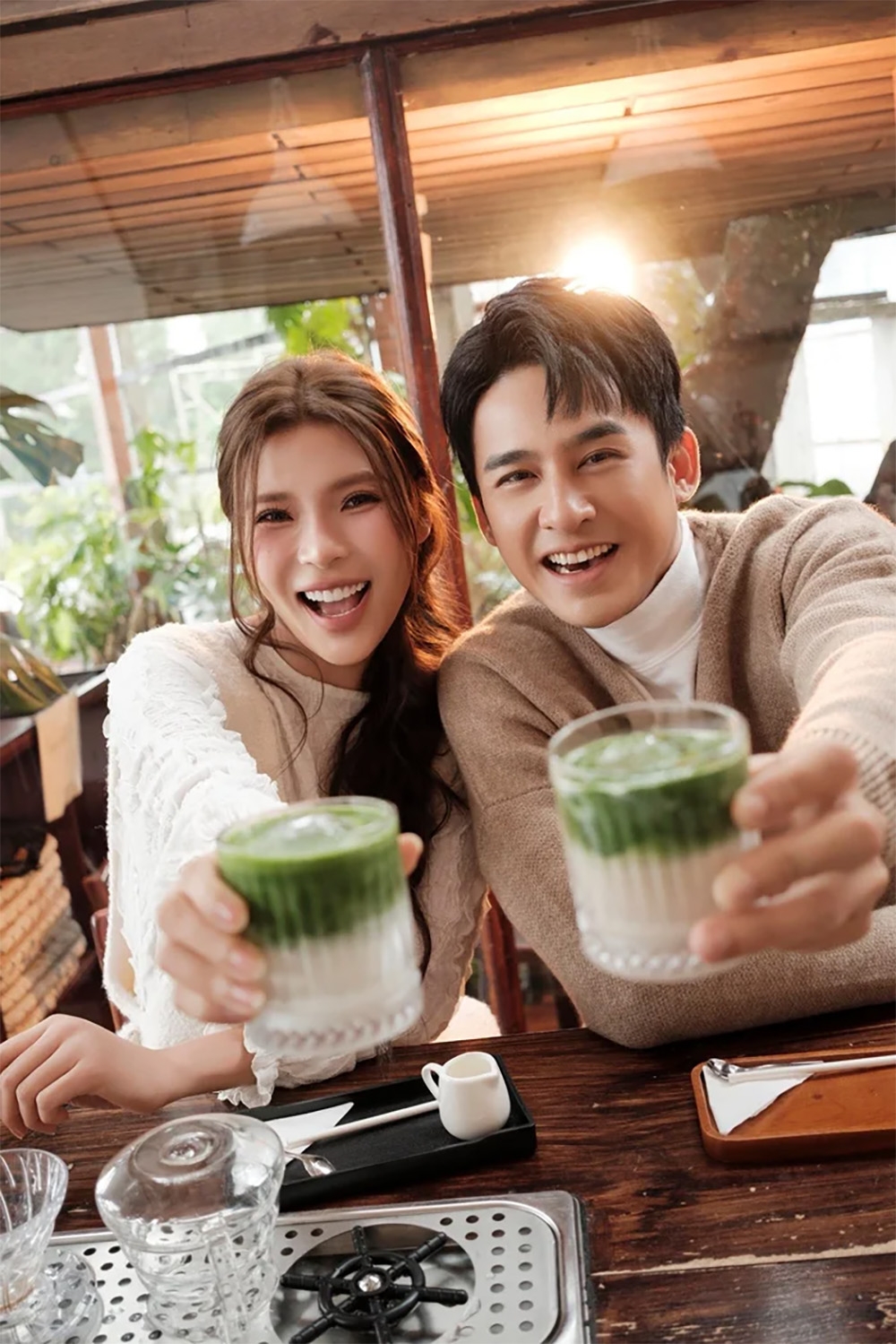 Lương Thế Thành đăng ảnh kỷ niệm 10 năm cưới Thúy Diễm và chia sẻ về thời gian hạnh phúc.