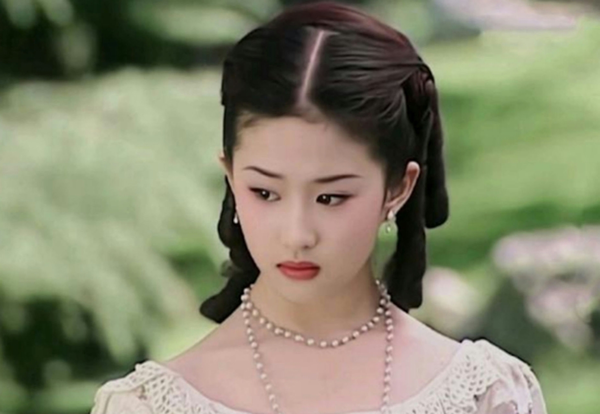 Lưu Diệc Phi trong phim “Câu chuyện về một gia đình quý tộc”