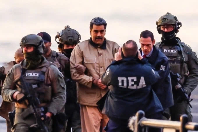 Ông Maduro được đưa tới tòa án ở New York bằng trực thăng ngày 5/1. Ảnh: Reuters