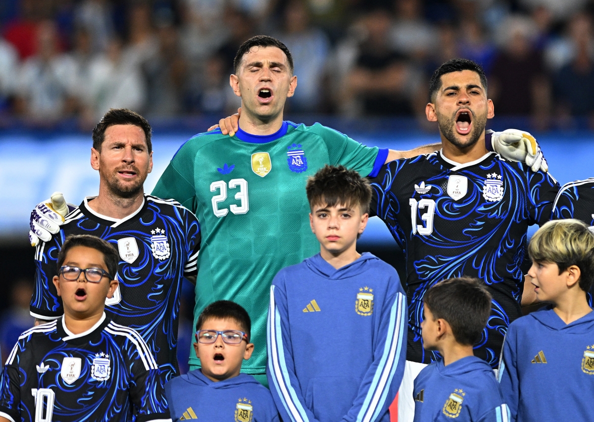 Lionel Messi đá chính và thi đấu trọn vẹn 90 phút khi ĐT Argentina tiếp đón ĐT Zambia trong trận giao hữu trên sân La Bombonera.