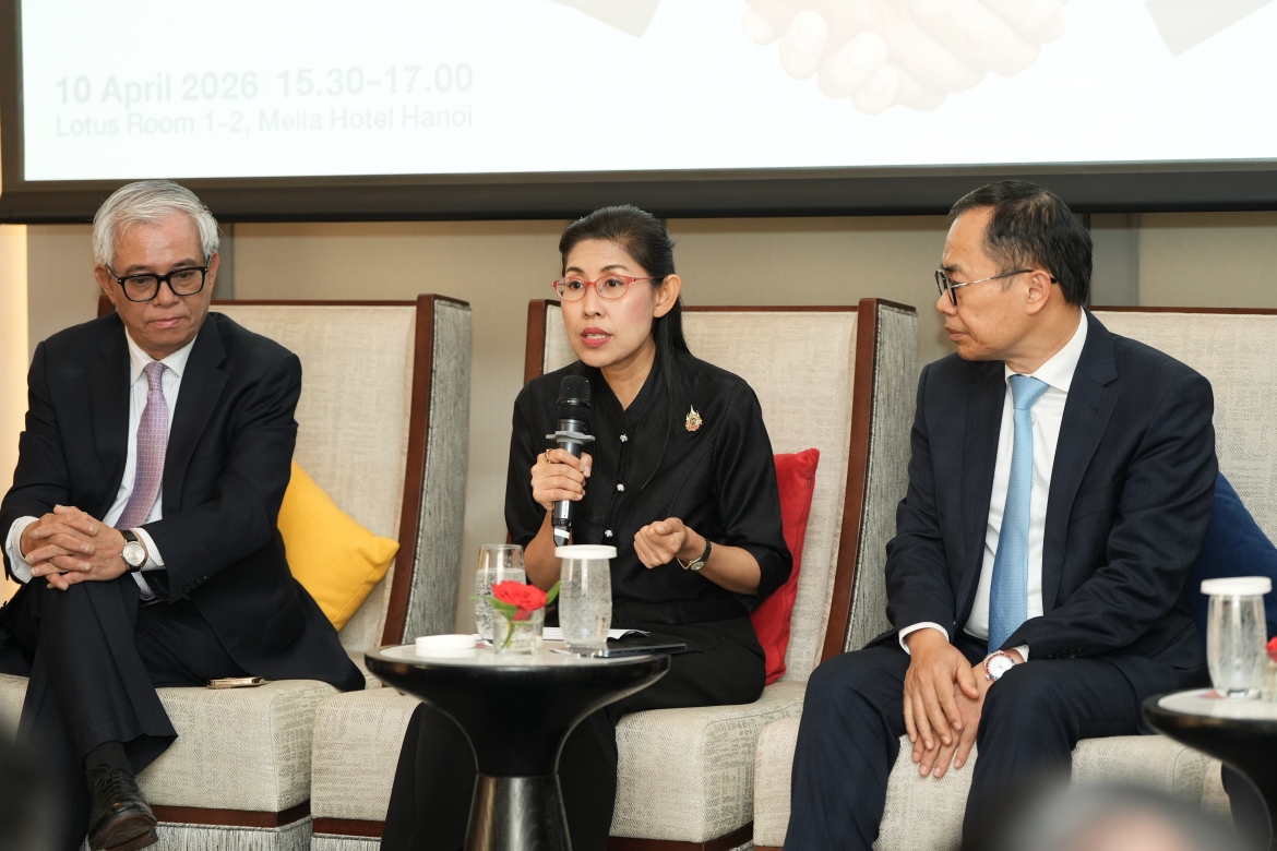 Đại sứ Thái Lan tại Việt Nam Urawadee Sriphiromya (giữa) phát biểu tại sự kiện. Ảnh: C asean Vietnam