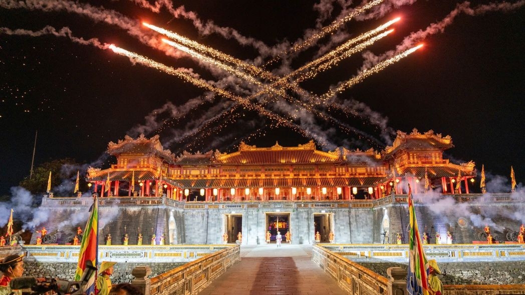 Nghi thức đổi gác tại Ngọ Môn