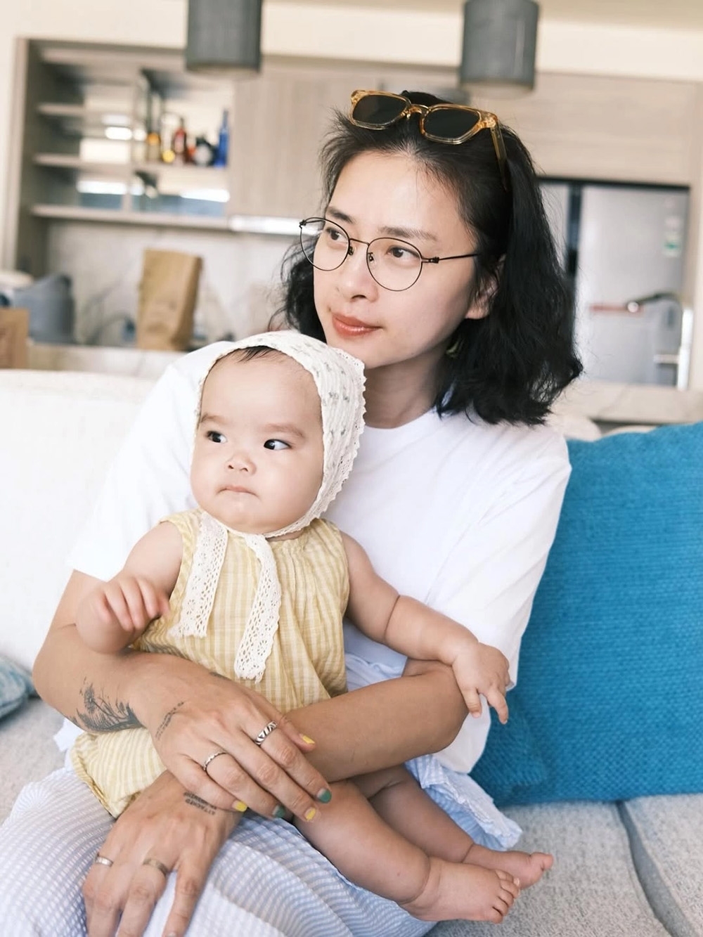 Ngô Thanh Vân phấn khích khi con gái 8 tháng tuổi gọi "mama".
