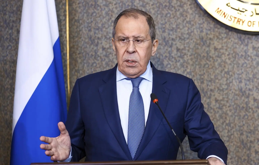Ngoại trưởng Nga cho rằng Mỹ đang thúc đẩy ý tưởng lập liên minh quân sự mới do Ukraine dẫn dắt. Ảnh: AP