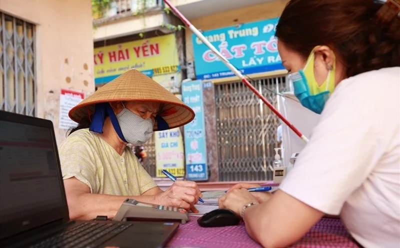 Bộ Tài chính đề xuất nâng ngưỡng thu nhập của người phụ thuộc từ 1 triệu đồng lên 3 triệu đồng/tháng (Ảnh minh họa: KT)