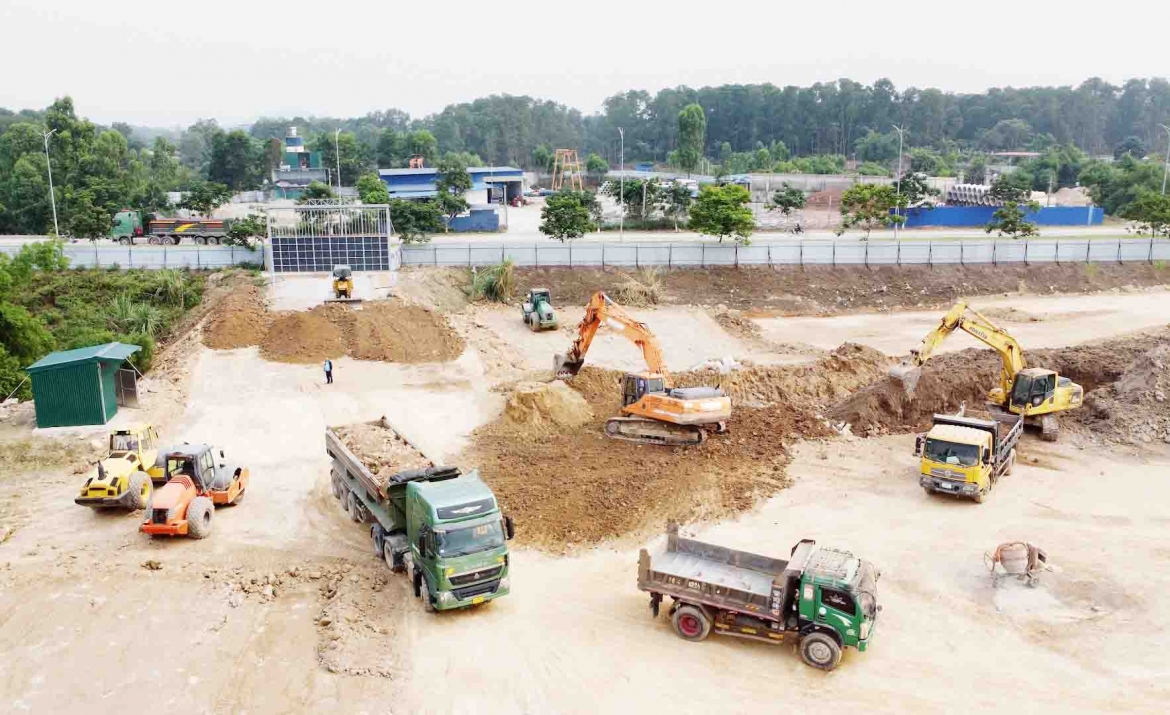 Nhân lực, máy móc thiết bị được huy động để triển khai Dự án Khu nhà ở xã hội Đồng Tiến (phường Vạn Xuân)