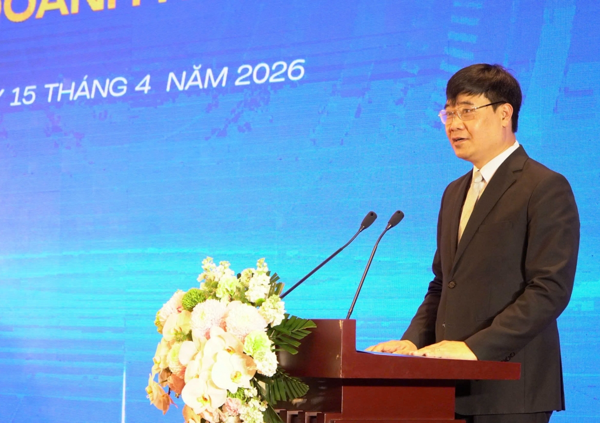 Đại tá, Tiến sỹ Nguyễn Hồng Quân - Phó Cục trưởng Cục An ninh mạng và phòng, chống tội phạm sử dụng công nghệ cao (A05), Bộ Công an, Trưởng Ban An ninh dữ liệu và Bảo vệ dữ liệu cá nhân Hiệp hội An ninh mạng quốc gia.