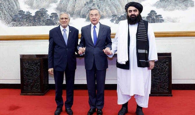 Cuộc gặp giữa lãnh đạo các nhà ngoại giao Trung Quốc, Pakistan và chính quyền Taliban ở Afghanistan ngày 21/5/2025. Ảnh: BNG Trung Quốc