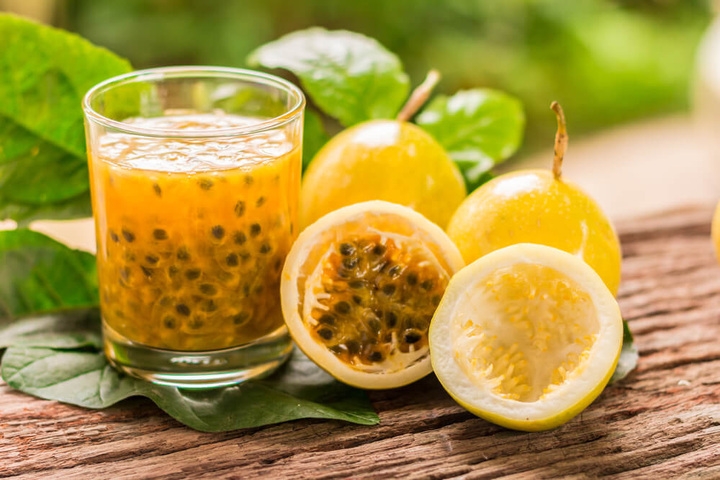Với vị chua nhẹ, chanh leo không thể thiếu trong thực đơn giải khát mùa hè. 