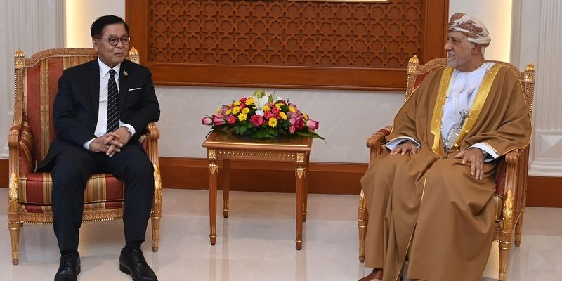 Phó Thủ tướng kiêm Bộ trưởng Ngoại giao Thái Lan Sihasak Phuangketkeow hội đàm với Phó Thủ tướng phụ trách các vấn đề quốc phòng Oman Sayyid Shihab bin Tarik Al Said. Ảnh: Bộ Ngoại giao Thái Lan