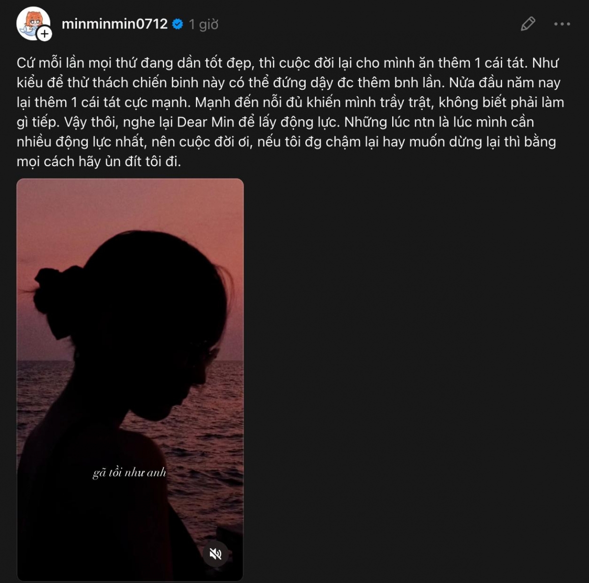 MIN bất ngờ khiến người hâm mộ lo lắng khi đăng tải một dòng trạng thái dài, đầy tâm trạng trên trang cá nhân. Không còn là hình ảnh năng lượng, tích cực quen thuộc, nữ ca sĩ lần này bộc lộ rõ sự chông chênh trong cảm xúc.