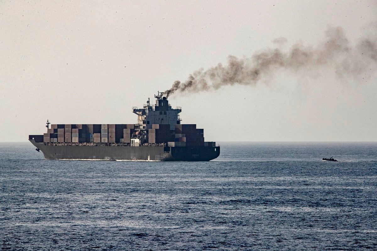 Tàu chở hàng M/V Touska treo cờ Iran. Ảnh: CENTCOM/Reuters