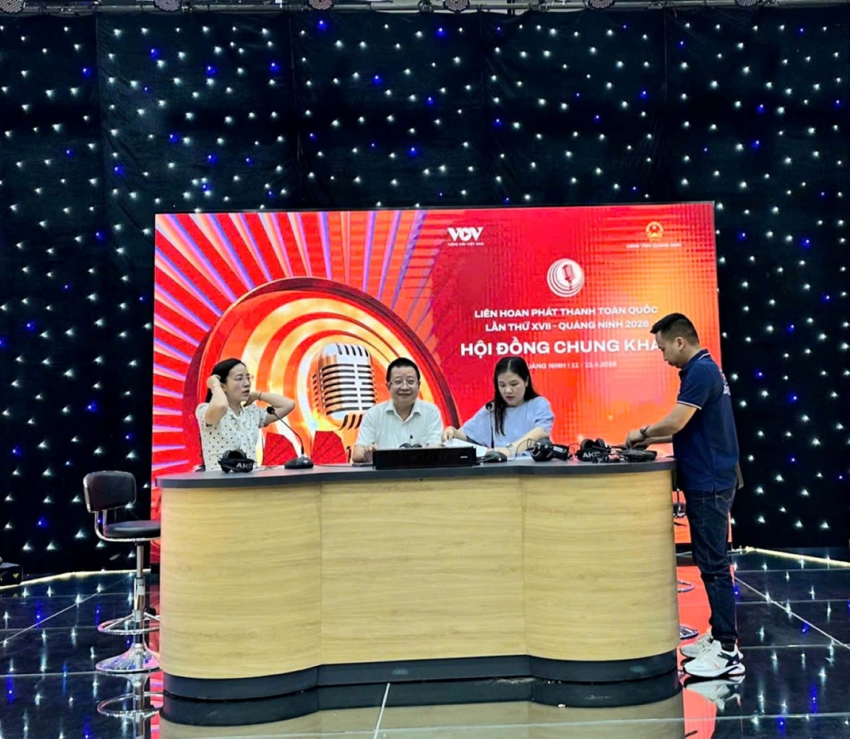 Nhóm tác giả Báo và PT-TH Thái Nguyên tham gia thi phát thanh trực tiếp