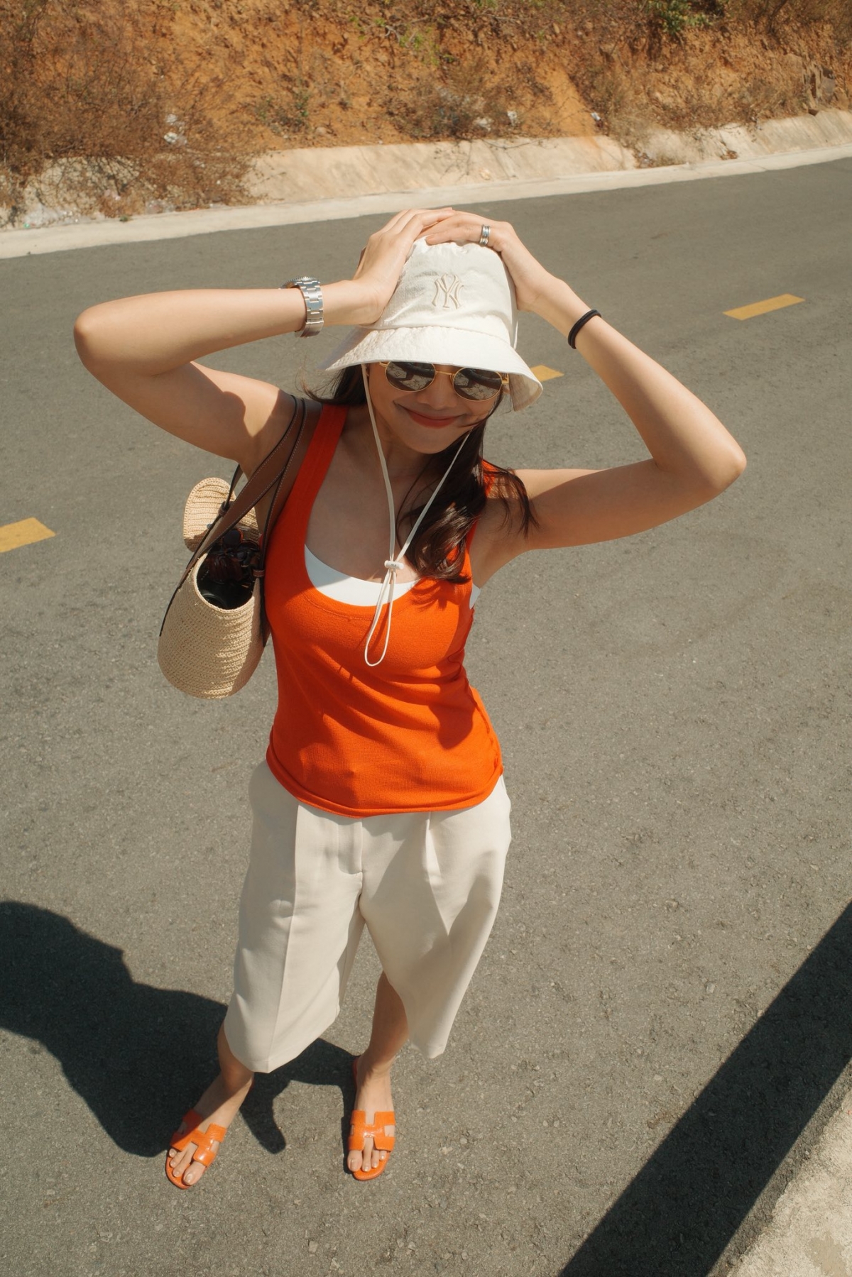 Siêu mẫu Thanh Hằng với loạt ảnh trẻ trung, thần thái đỉnh cao, chứng minh đẳng cấp “chị đại” của làng mẫu Việt.