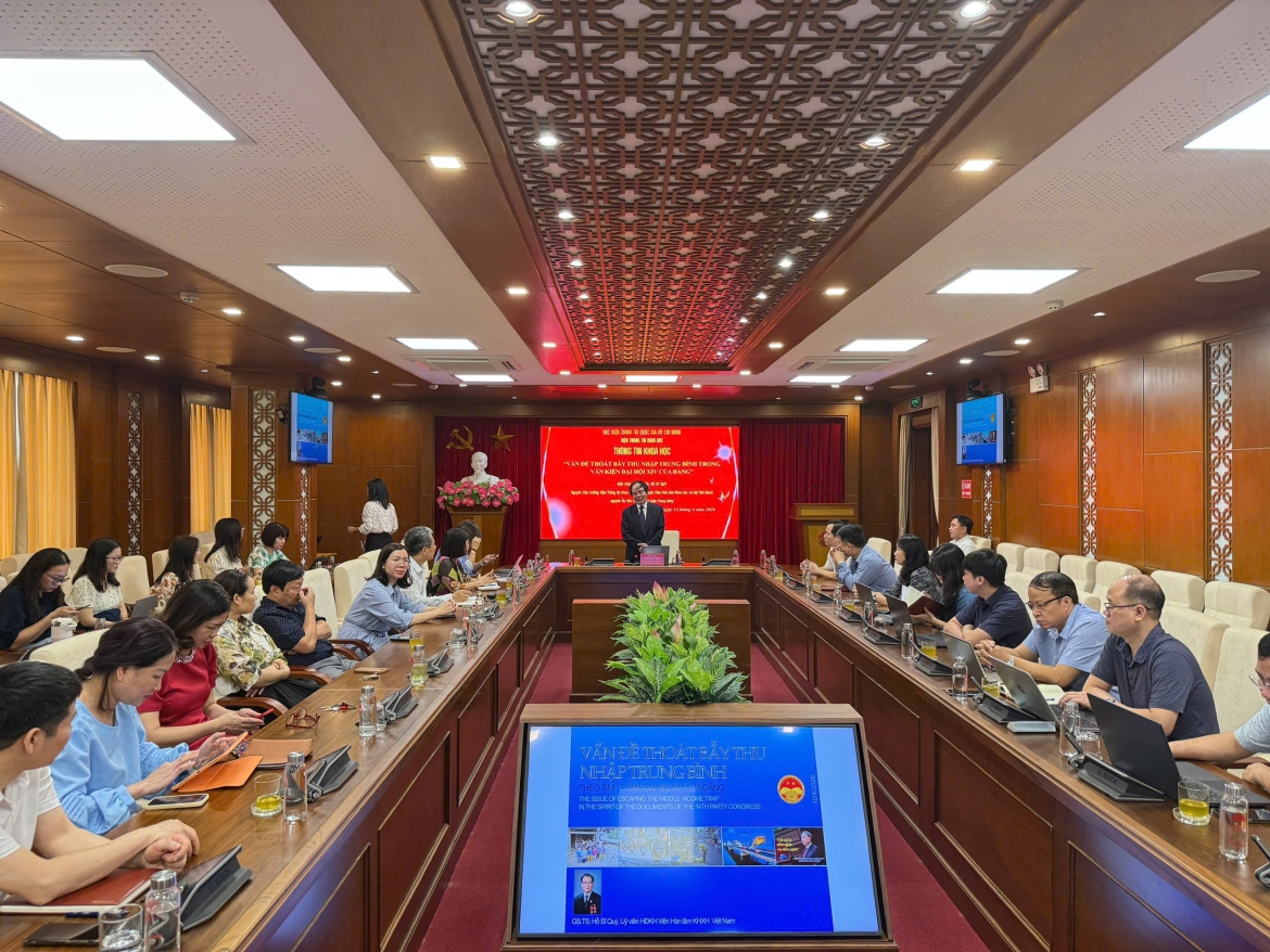 Viện Thông tin khoa học, Học viện Chính trị quốc gia Hồ Chí Minh tổ chức buổi thông tin khoa học với chủ đề: “Vấn đề thoát bẫy thu nhập trung bình trong Văn kiện Đại hội XIV của Đảng”.