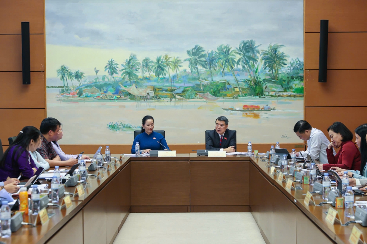 Thủ tướng Lê Minh Hưng dự thảo luận tổ về tình hình kinh tế - xã hội, ngân sách tại Kỳ họp thứ nhất, Quốc hội khóa XVI