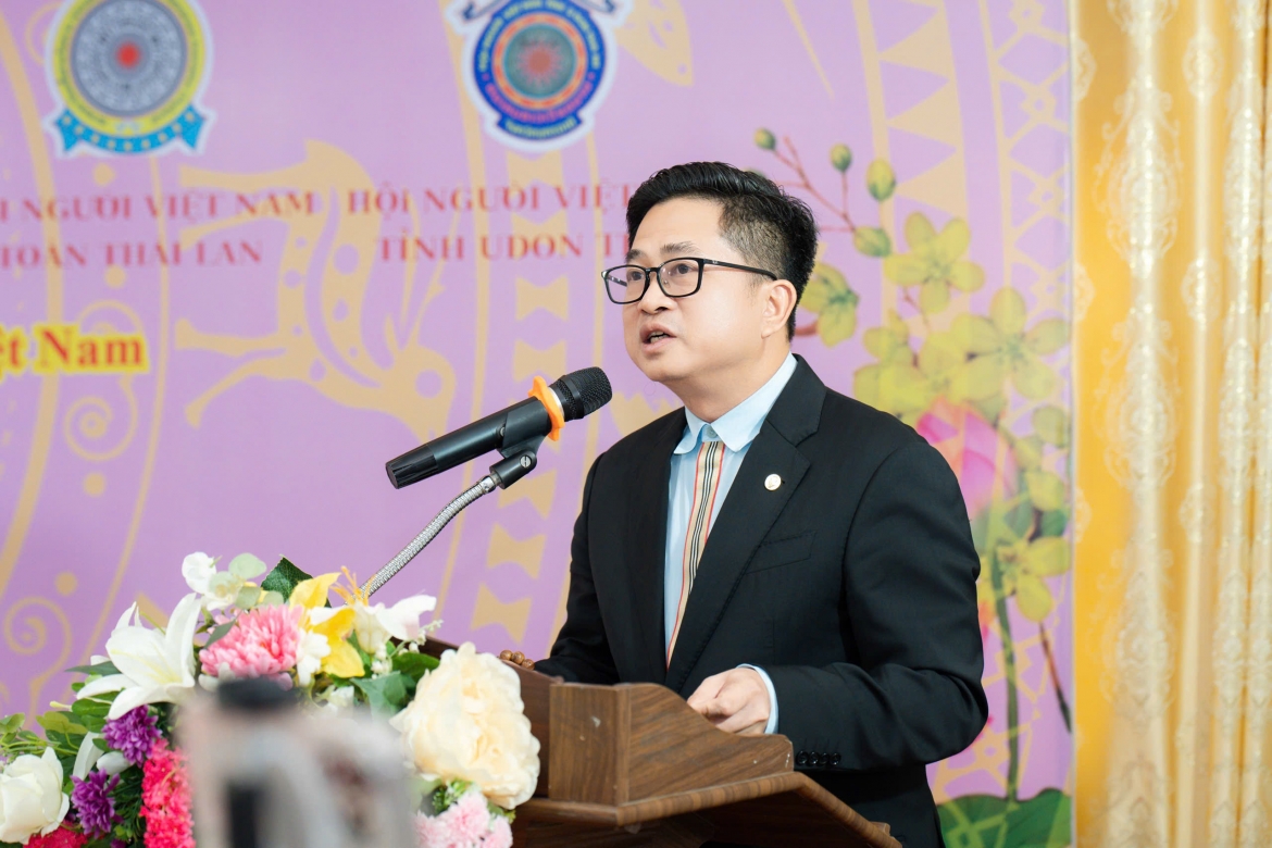 Ông Đinh Hoàng Linh phát biểu tại tọa đàm