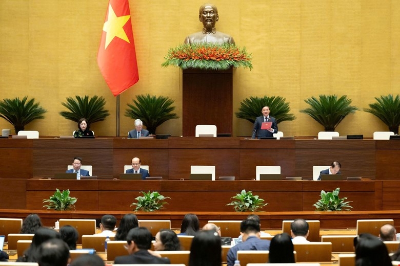 Quang cảnh phiên họp dưới sự điều hành của Phó Chủ tịch Quốc hội Nguyễn Khắc Định