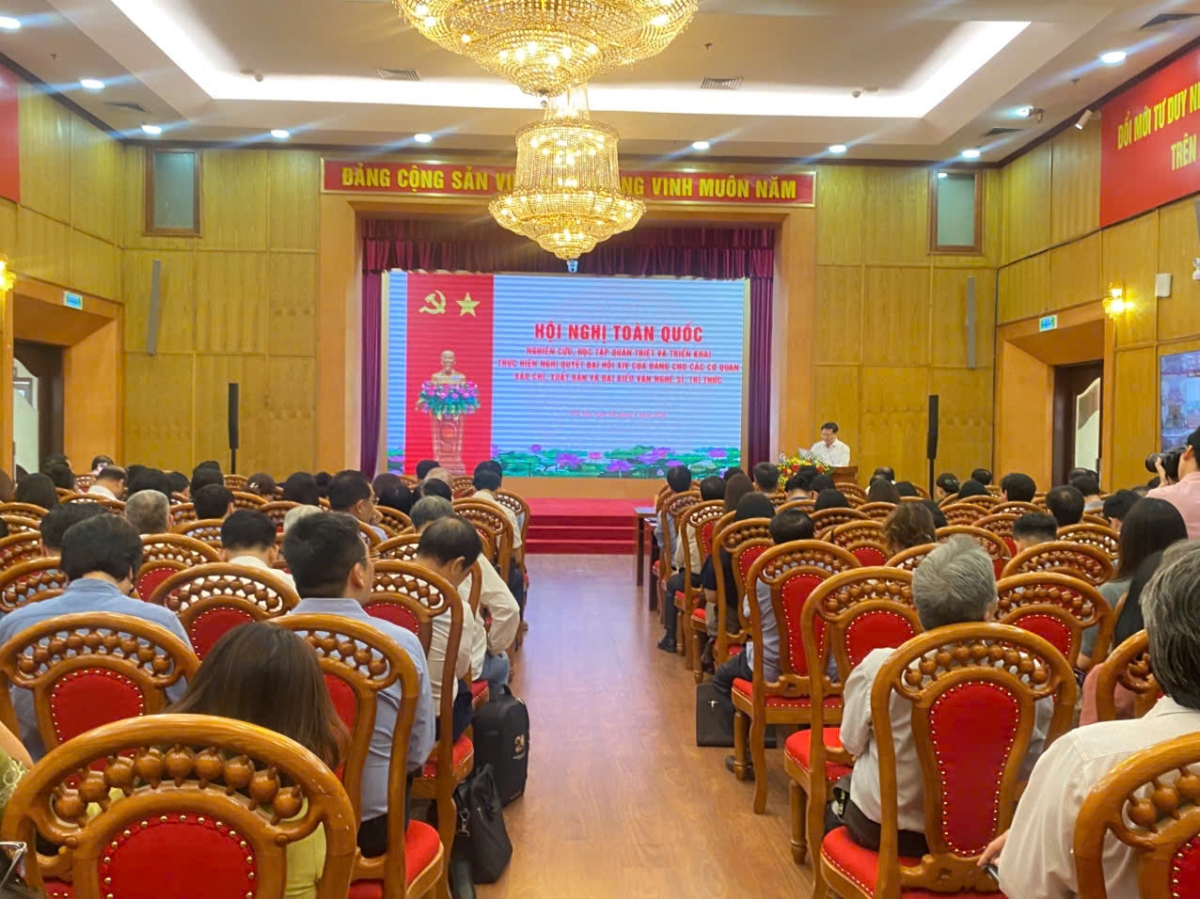 Toàn cảnh hội nghị.