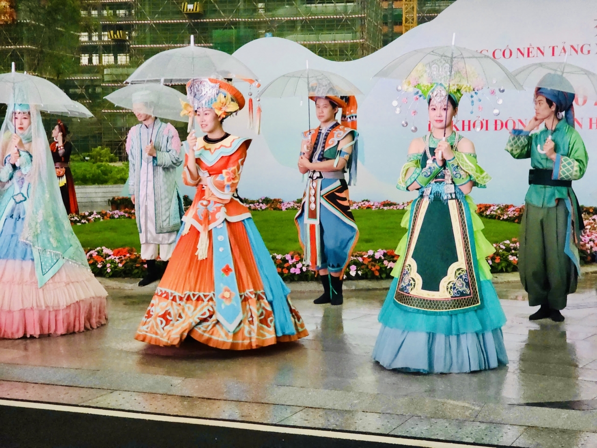 Tiết mục văn nghệ tại Lễ khởi động Liên hoan nhân dân biên giới Việt Nam - Trung Quốc năm 2026