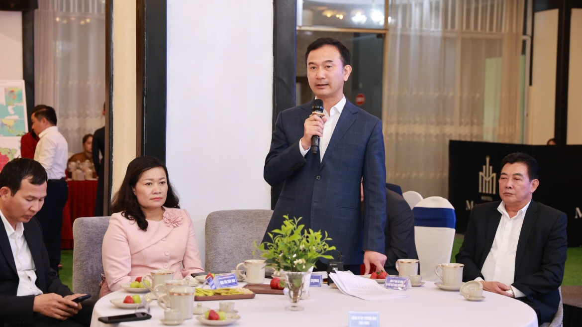 Mô hình Trà sáng cùng doanh nhân góp phần tạo môi trường đối thoại cởi mở, gần gũi giữa chính quyền và doanh nghiệp (Ảnh: Chinh Lan)