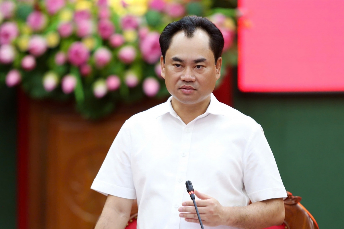 Bộ trưởng Bộ Nông nghiệp và Môi trường Trịnh Việt Hùng