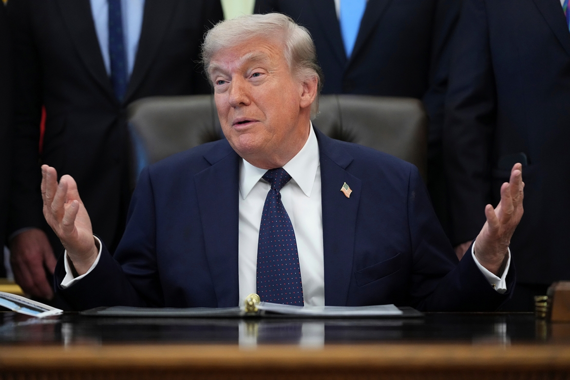 Ông Trump bác khả năng Mỹ tấn công hạt nhân vào Iran. Ảnh: AP