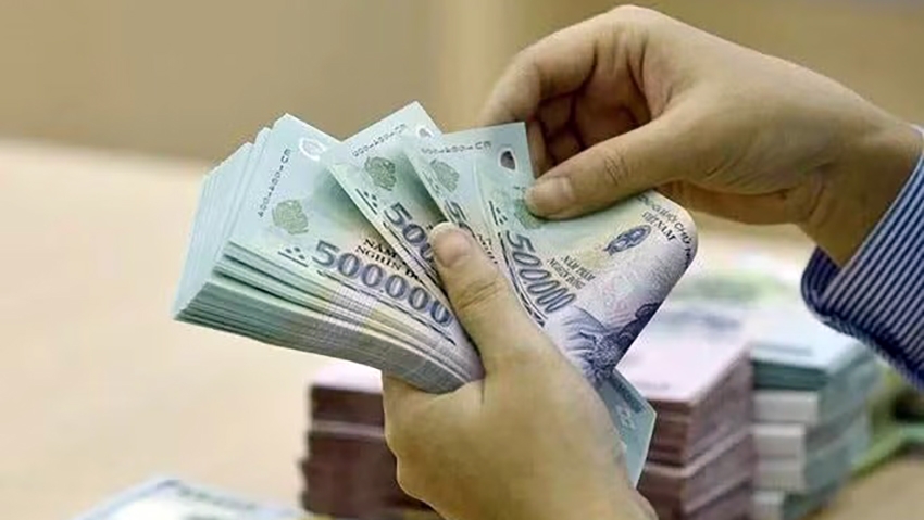 Lãi suất huy động đã giảm nhưng vẫn neo ở mức cao
