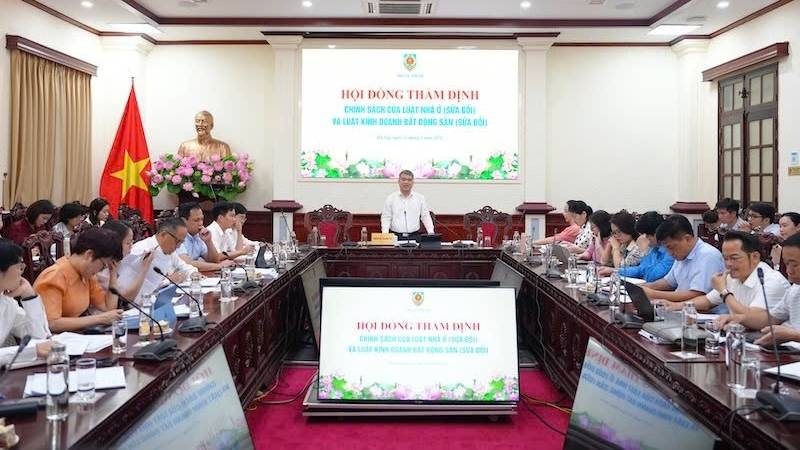 Quang cảnh phiên họp Hội đồng thẩm định chính sách của Luật do Bộ Tư pháp chủ trì.