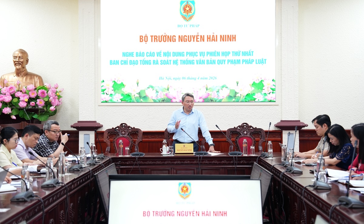 Bộ trưởng Bộ Tư pháp Nguyễn Hải Ninh phát biểu chỉ đạo.