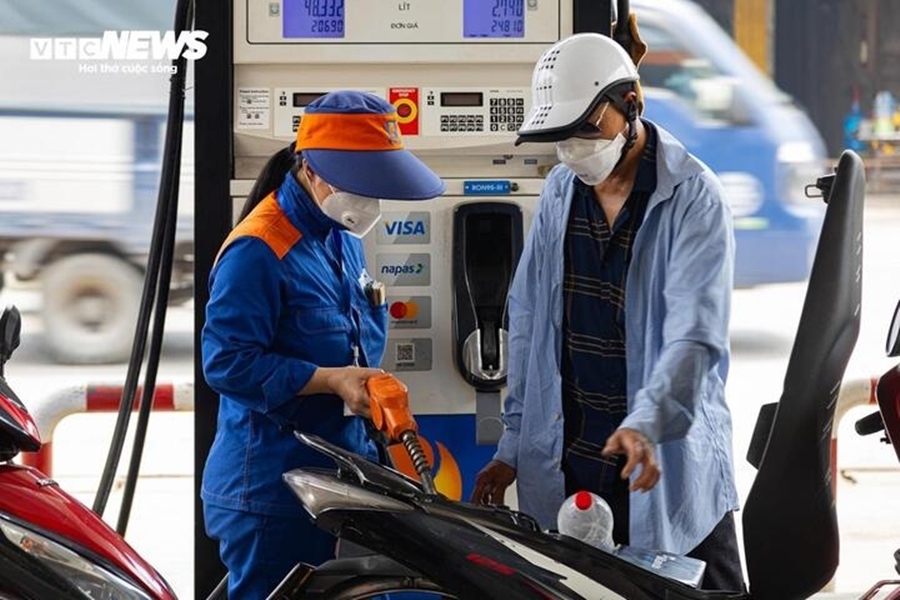 Đề xuất giảm thuế nhập khẩu xăng dầu về 0% đến hết 30/6/2026. (Ảnh minh họa: Công Hiếu)