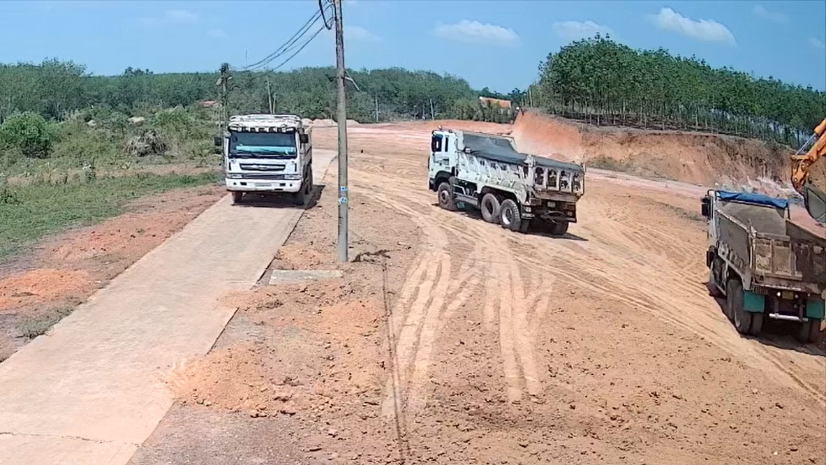 Hoạt động khai thác đất này diễn ra từ năm 2025 kéo dài đến tháng 3/2026