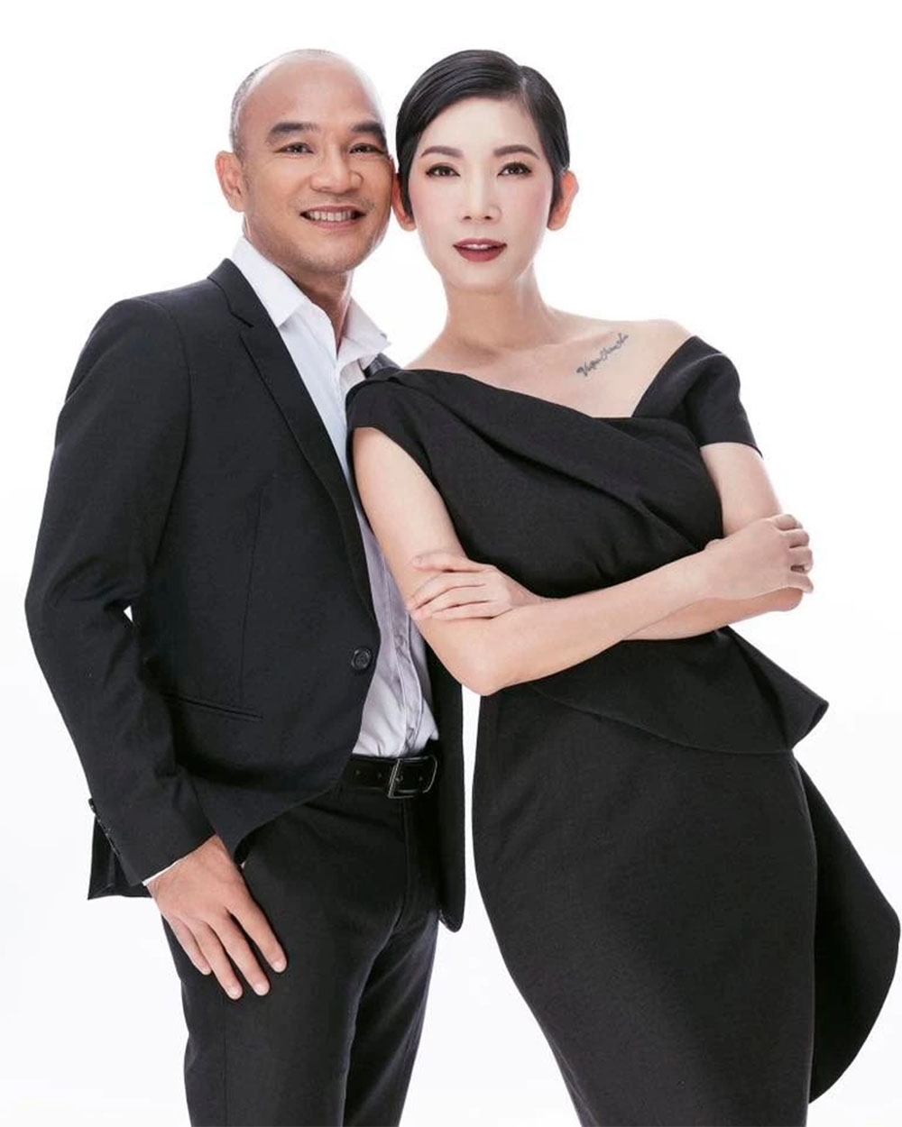 Xuân Lan hài hước chia sẻ: “Tôi lấy chồng được 6 năm. Đến năm thứ 6, chồng hỏi tôi: “Nếu được chọn lại, em có lấy anh không?”. Tôi không suy nghĩ, dứt khoát trả lời thẳng: “Không”.