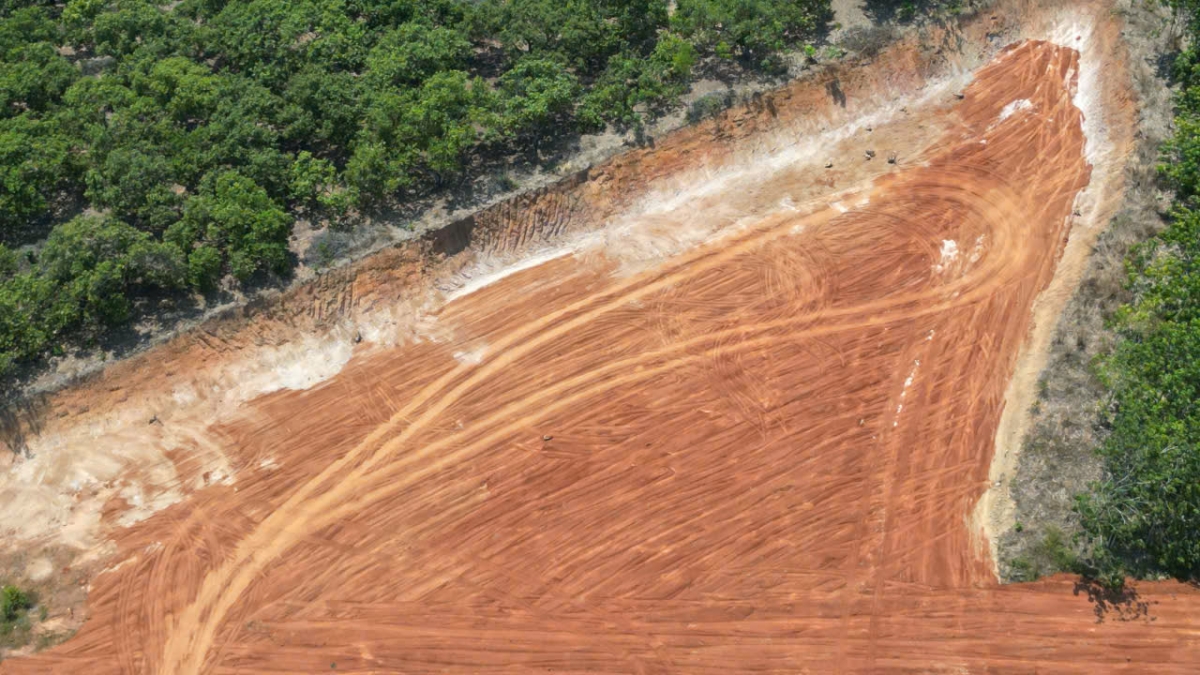 Khu đất bị hạ thấp.