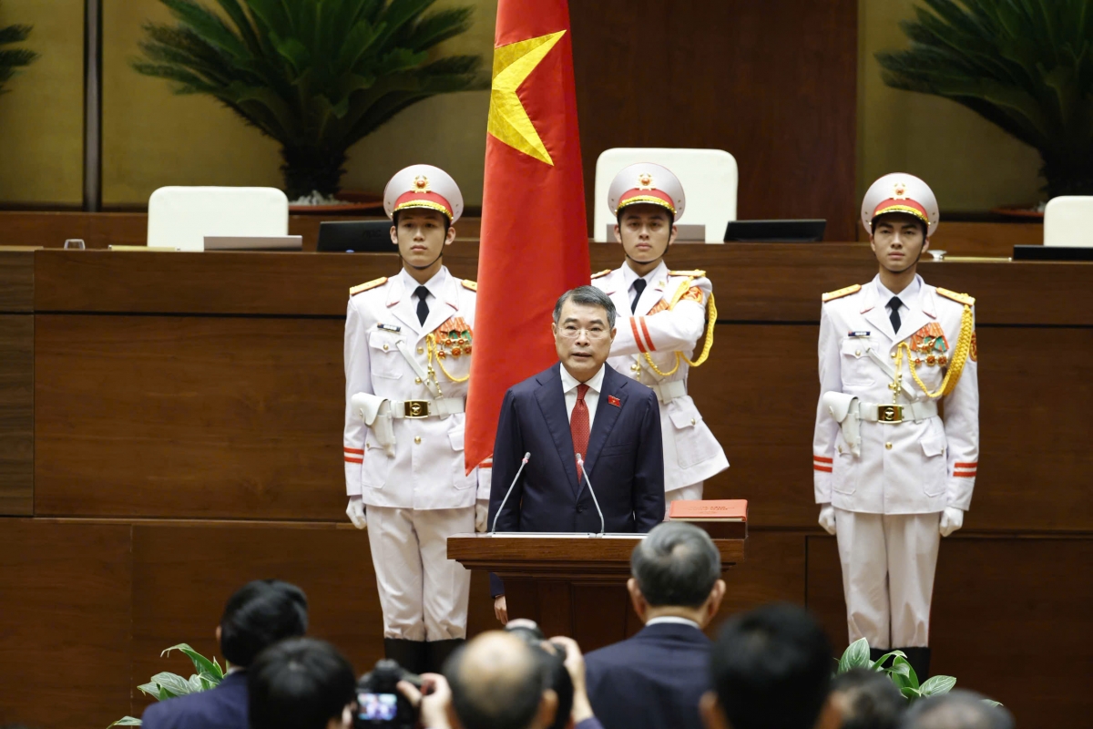 Tân Thủ tướng Lê Minh Hưng sinh năm 1970; Quê quán: xã Tứ Mỹ, tỉnh Hà Tĩnh; Trình độ lý luận chính trị: Cao cấp; Trình độ chuyên môn: Thạc sĩ Chính sách công; Đại học chuyên ngành Chính sách công, Cử nhân tiếng Pháp.