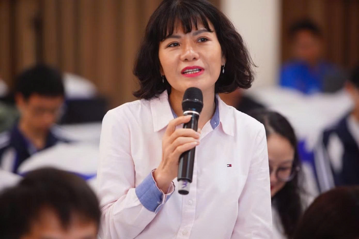 Bà Nguyễn Thị Nhiếp, Hiệu trưởng Trường THPT Chu Văn An (Hà Nội): Chương trình đào tạo hiện nay mang tính đại trà, chưa có lộ trình riêng cho học sinh năng lực nổi trội