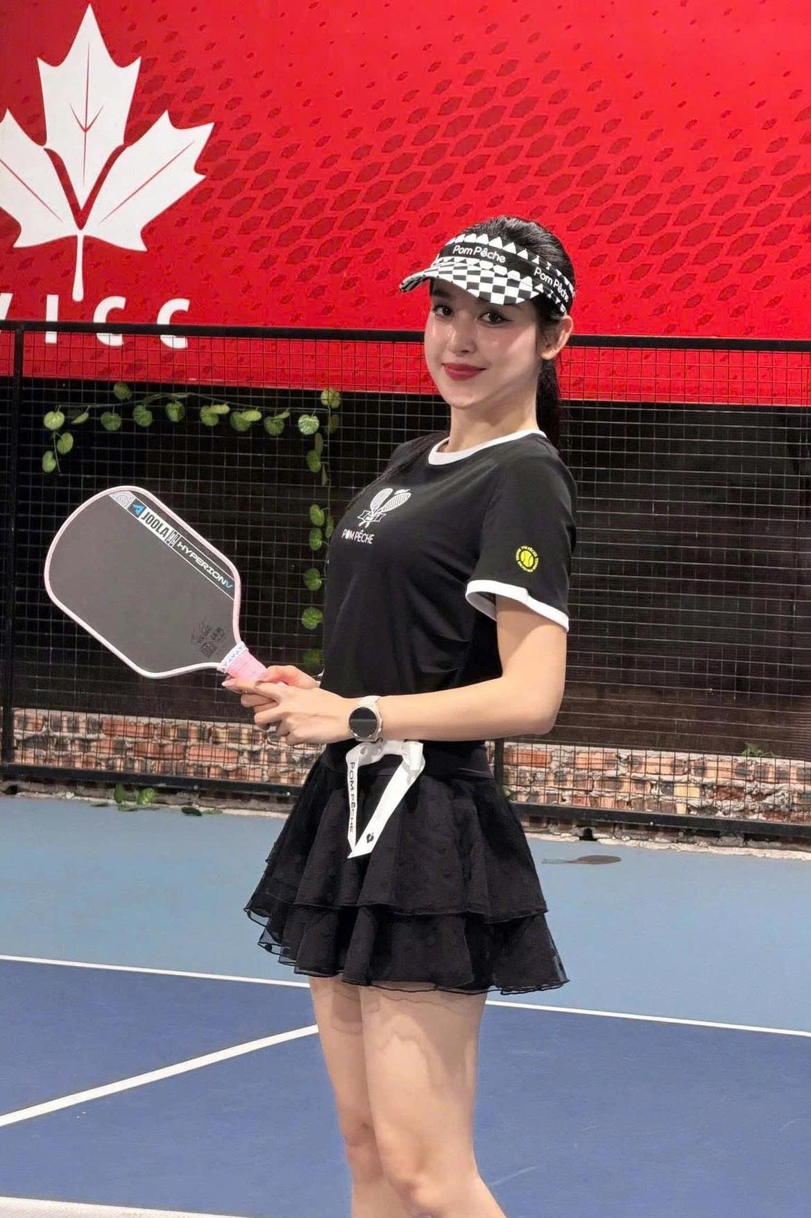 Á hậu Huyền My khoe dáng trên sân pickleball. Thời gian gần đây, người đẹp chuyển từ golf qua bộ môn thể thao này.
