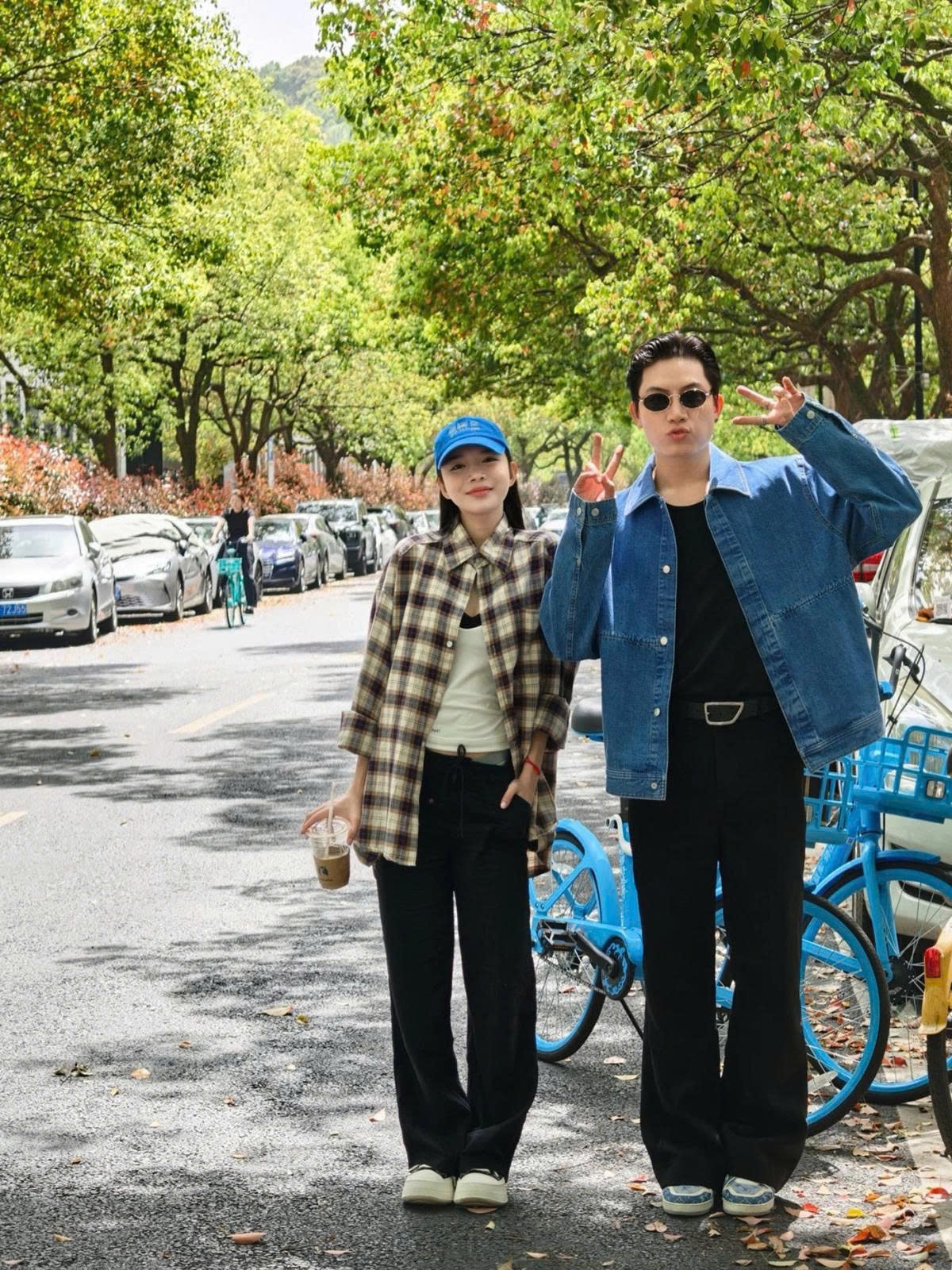 Ca sĩ Anh Tú khoe ảnh đi du lịch Trung Quốc với LyLy.