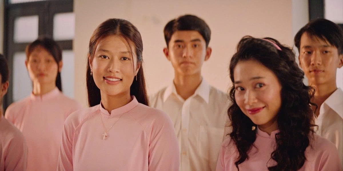 Hoa hậu Đoàn Thiên Ân trong phim "Hẹn em ngày nhật thực"