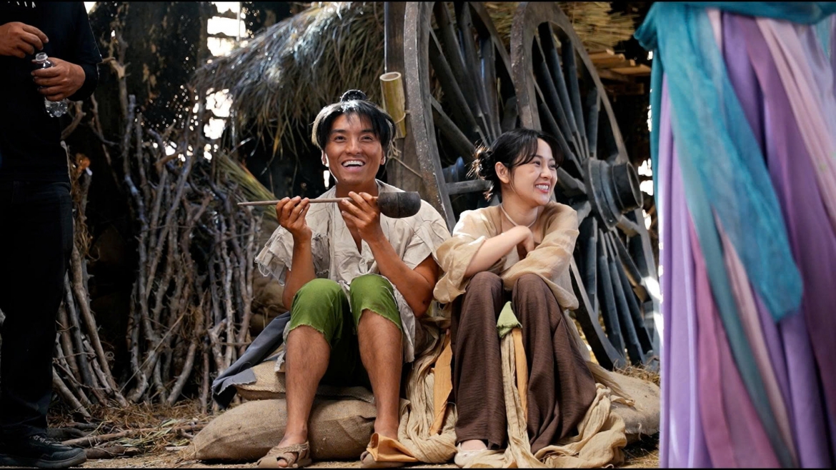 Cặp đôi Cua (Tam Triều Dâng) - Ốc (Ngọc Trai) trong "Trùm sò"