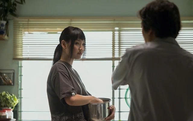 Vào dịp Tết Bính Ngọ vừa qua, Minh Anh đảm nhận vai nữ chính An trong phim "Nhà ba tôi một phòng" của đạo diễn Trường Giang. Tác phẩm nhanh chóng cán mốc doanh thu 100 tỷ đồng sau 11 ngày công chiếu chính thức. Bộ phim thuộc thể loại gia đình, hài, tâm lý, mang đến một lát cắt gần gũi về gia đình Việt hiện đại, nơi yêu thương đôi khi bắt đầu từ sự thấu hiểu.