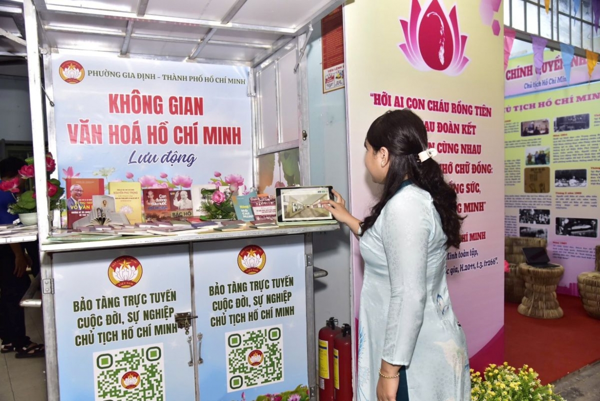 Trải nghiệm bảo tàng trực tuyến về Chủ tịch Hồ Chí Minh thông qua thiết bị số