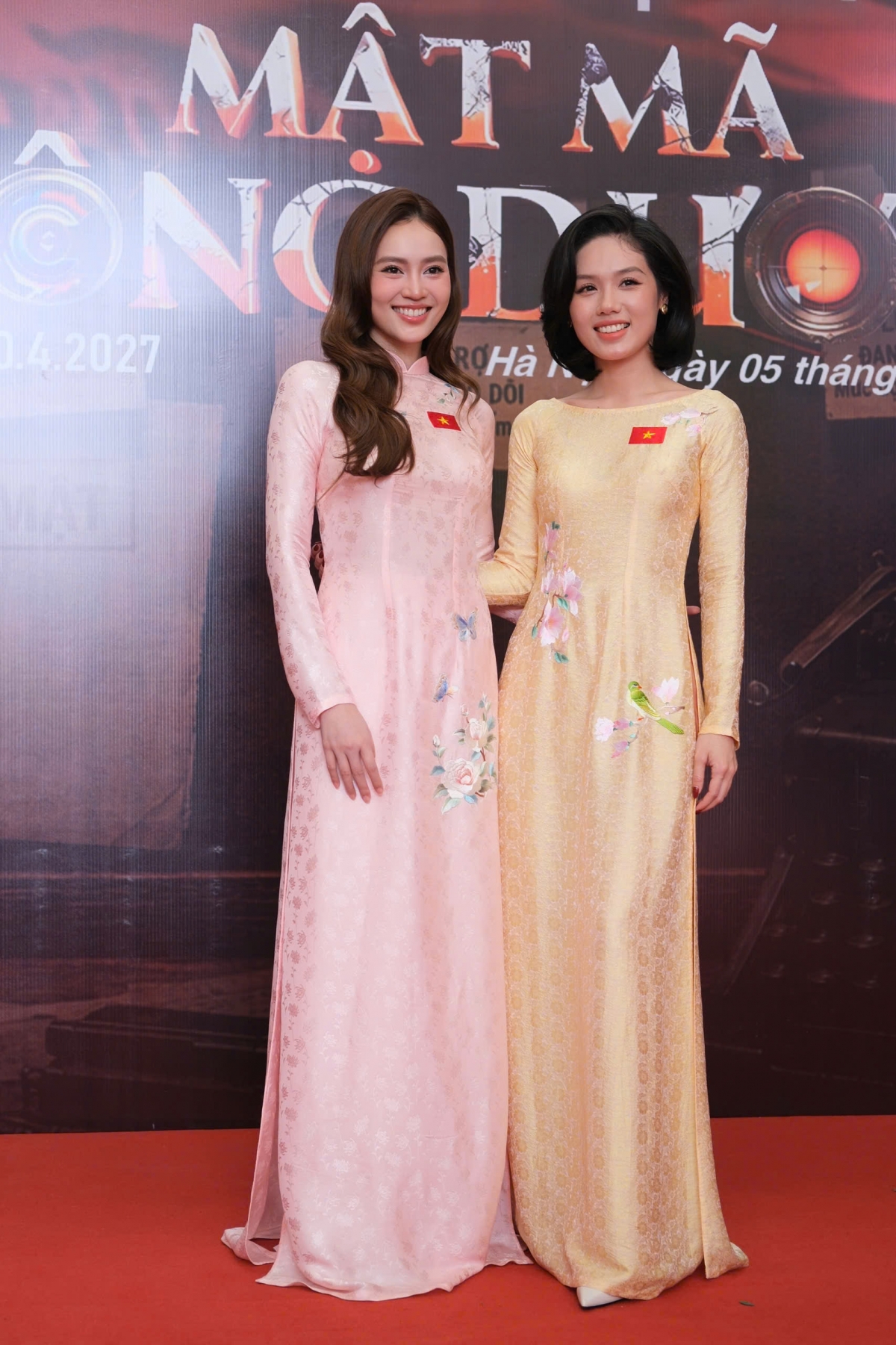 Ninh Dương Lan Ngọc đọ sắc Trâm Anh ở họp báo công bố dự án phim “Mật mã Đông Dương”.