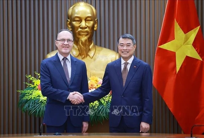 Thủ tướng Chính phủ Lê Minh Hưng đã tiếp Đại sứ Đặc mệnh toàn quyền Liên bang Nga tại Việt Nam Gennady Bezdetko. Ảnh TTXVN