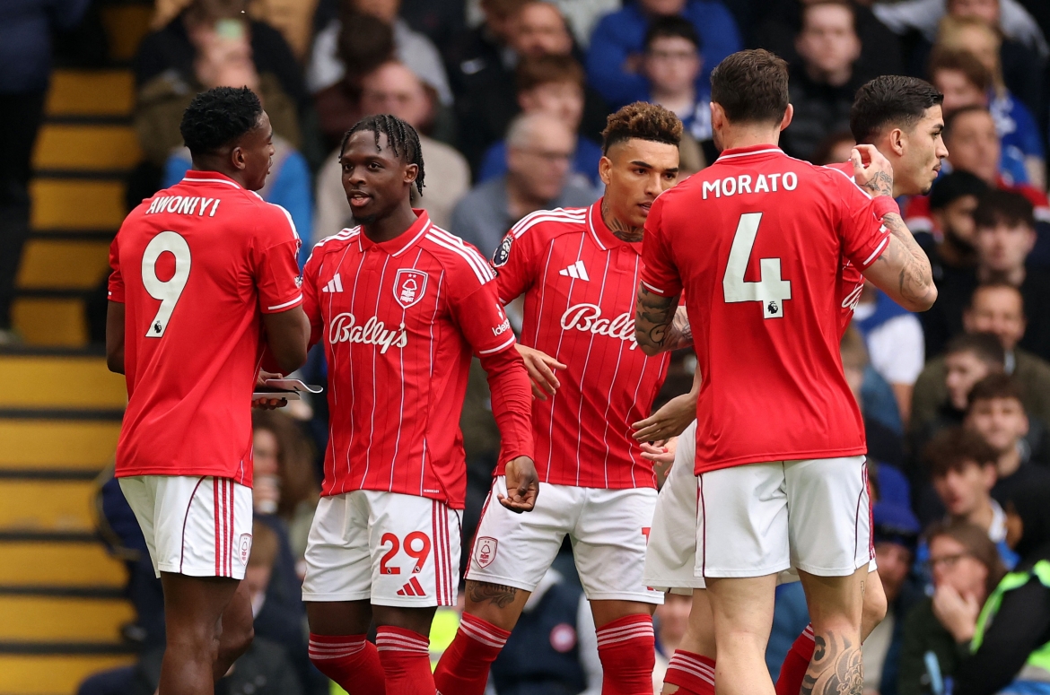 Các cầu thủ Nottingham Forest ăn mừng bàn thắng mở tỷ số. (Ảnh: Reuters)