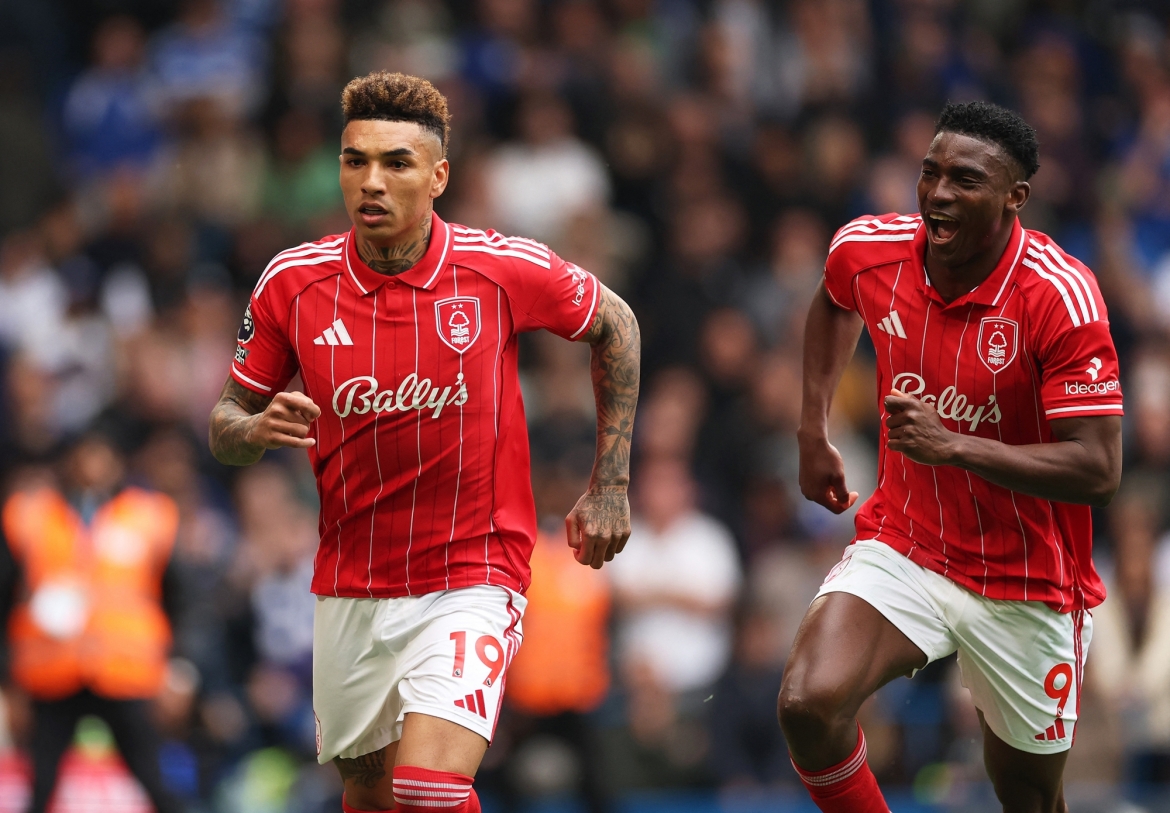 Nottingham Forest gây bất ngờ khi sớm dẫn trước Chelsea 2-0. (Ảnh: Reuters)